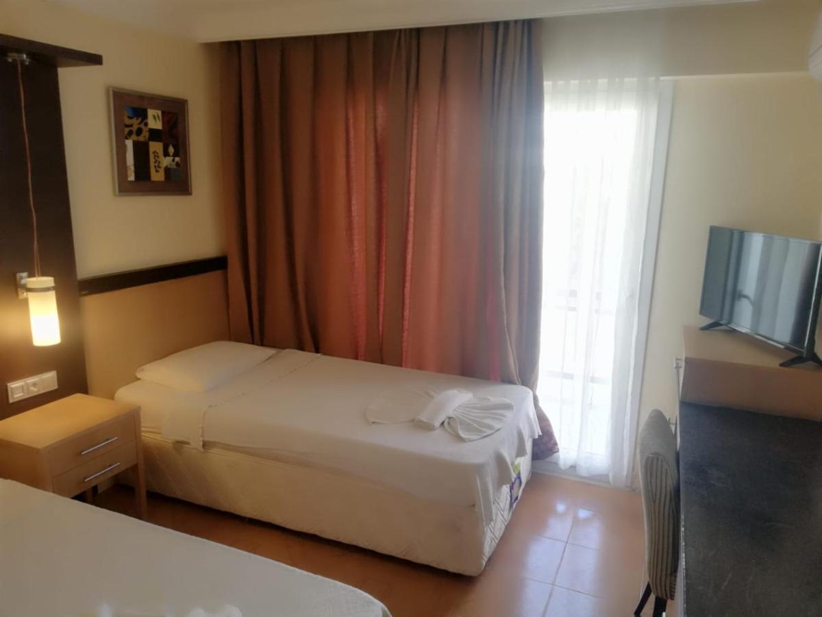 Hotel Santur Kusadasi Exterior photo
